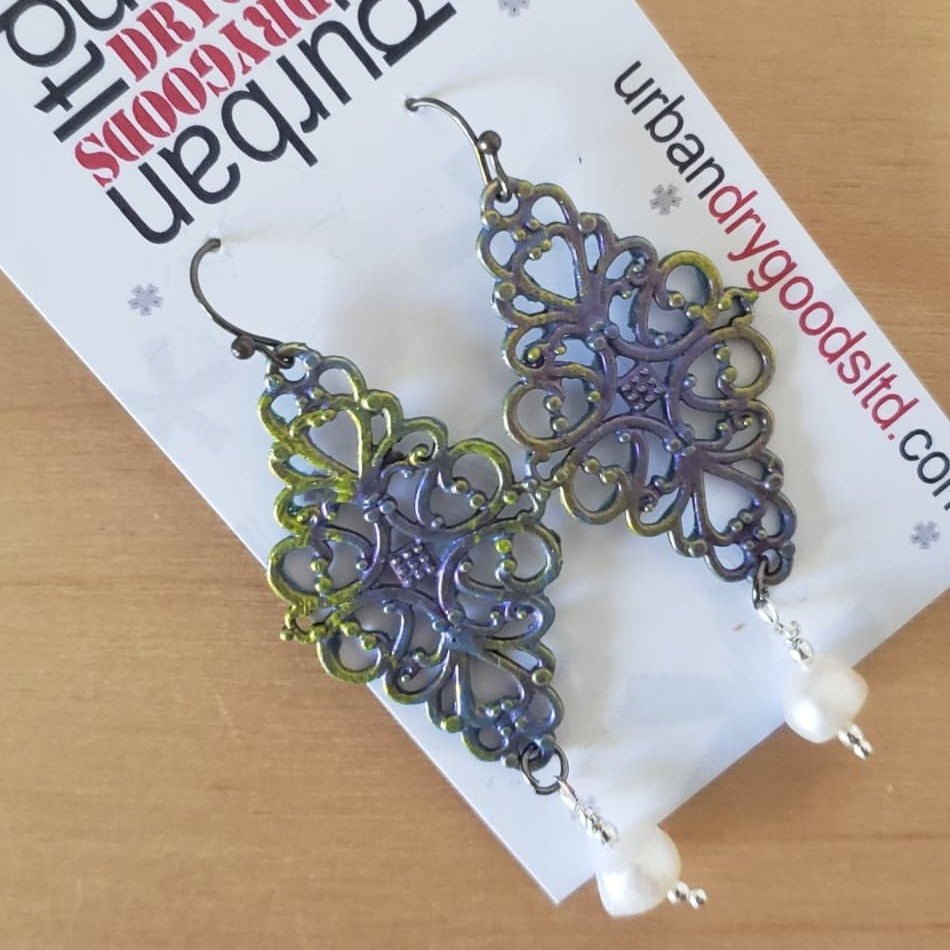 Filigree, lavender Diamond Shaped Dangle Earrings with a fresh water pearl