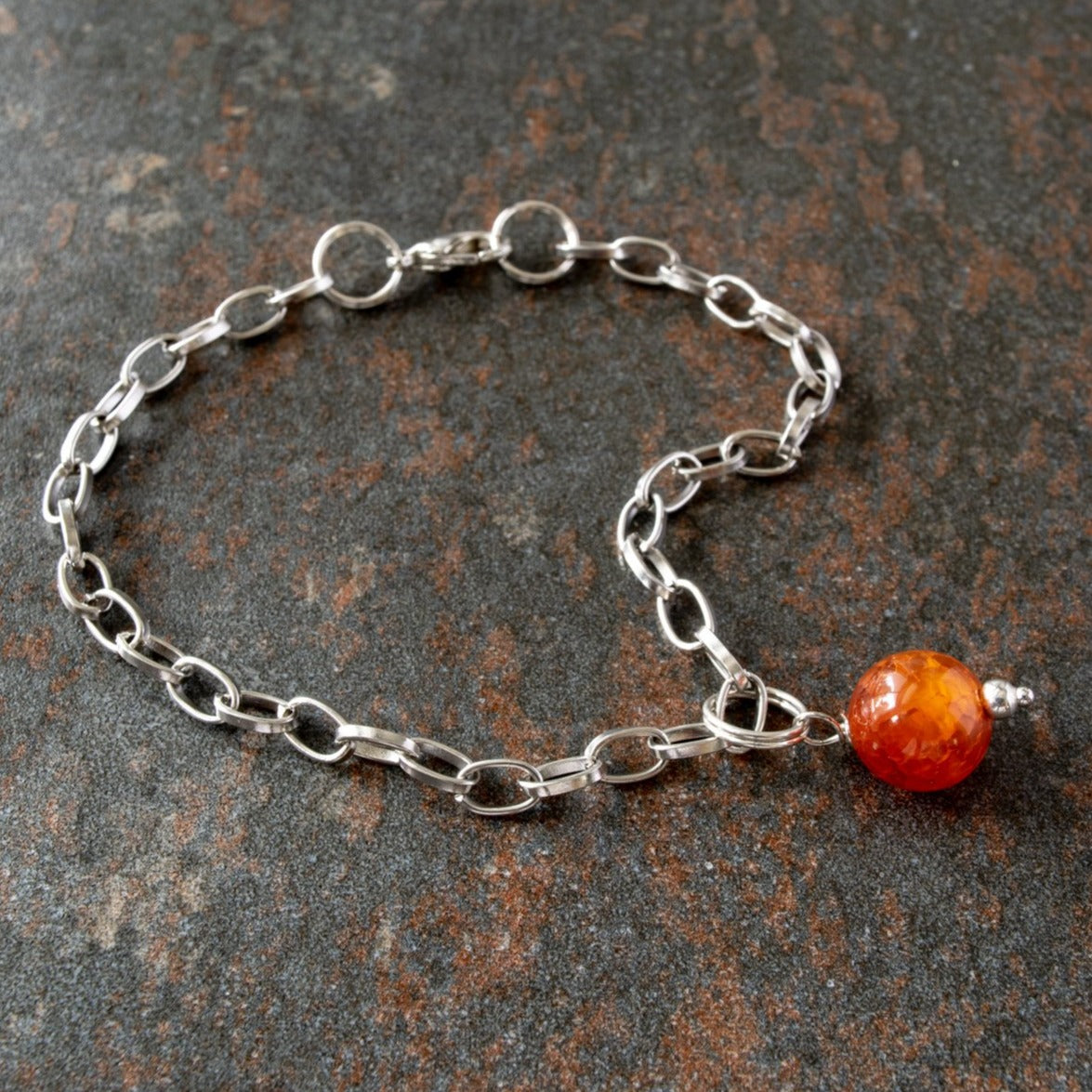 Simplicity, Silver Linked Bracelet with a Common Agate Pendent