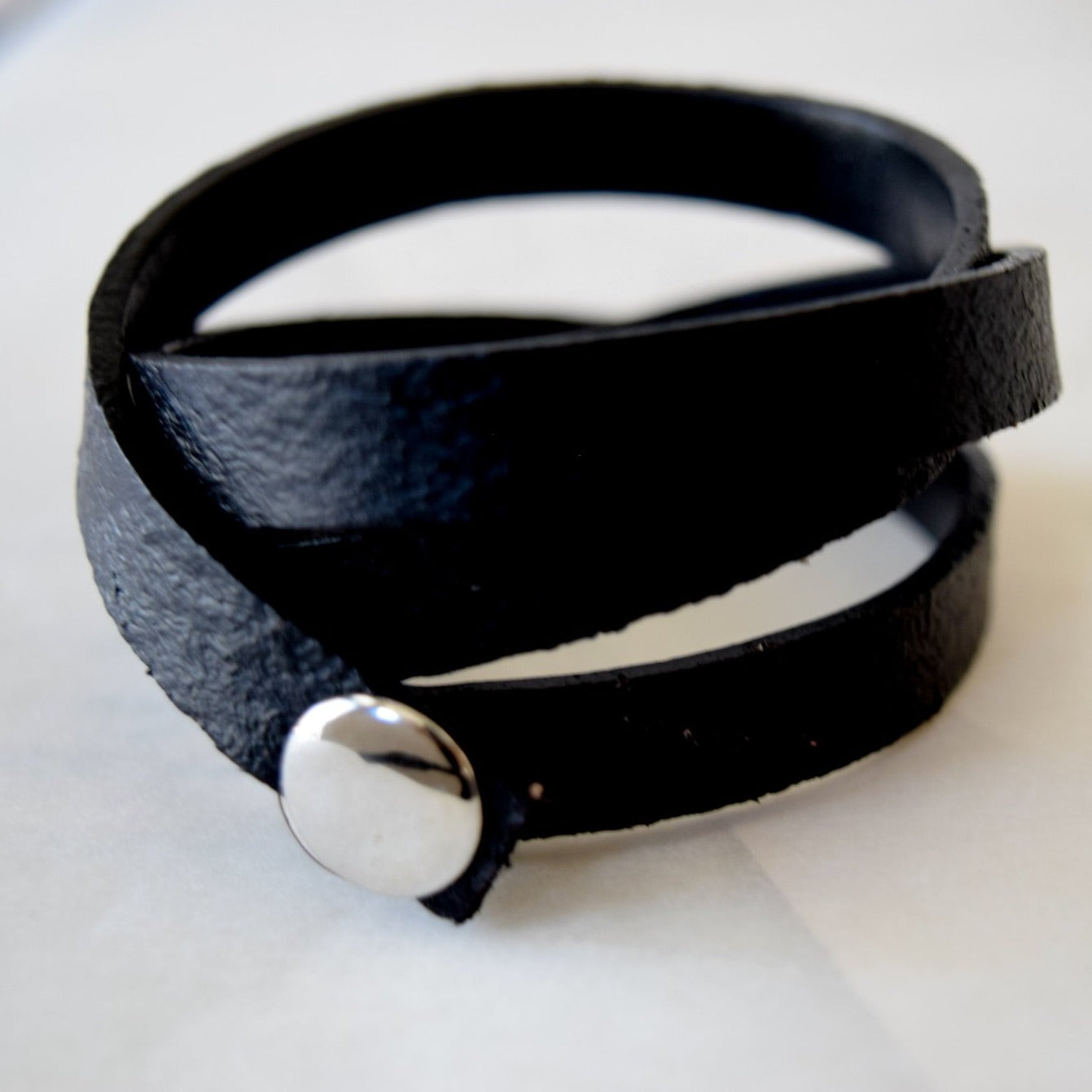 Wraps-N-Leather Men’s Black Leather Snap Wrap