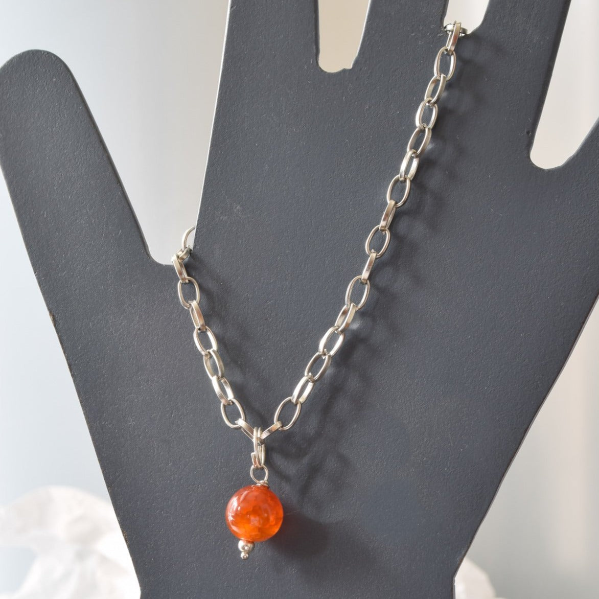 Simplicity, Silver Linked Bracelet with a Common Agate Pendent