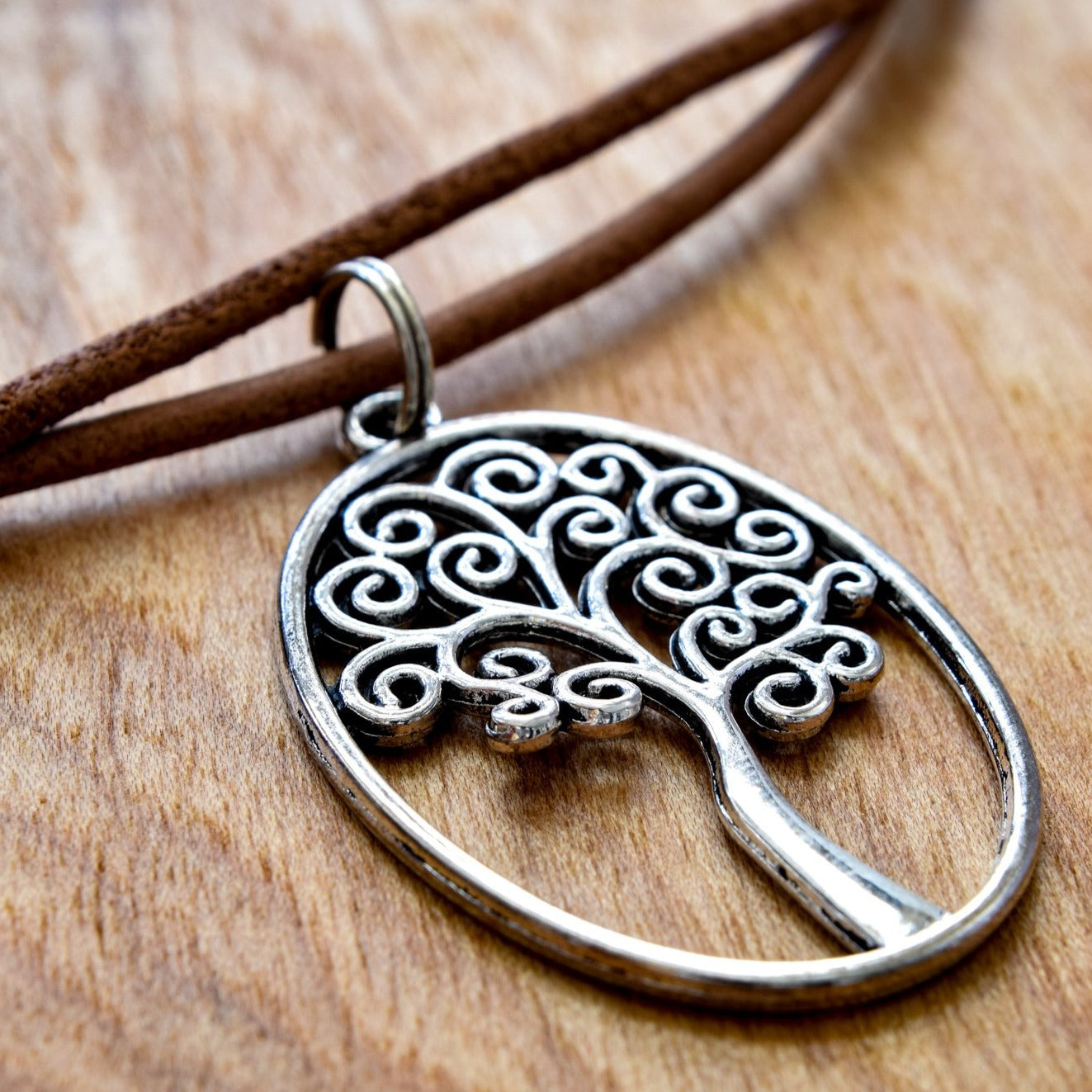 Begging's Tree of life oval silver filigree necklace