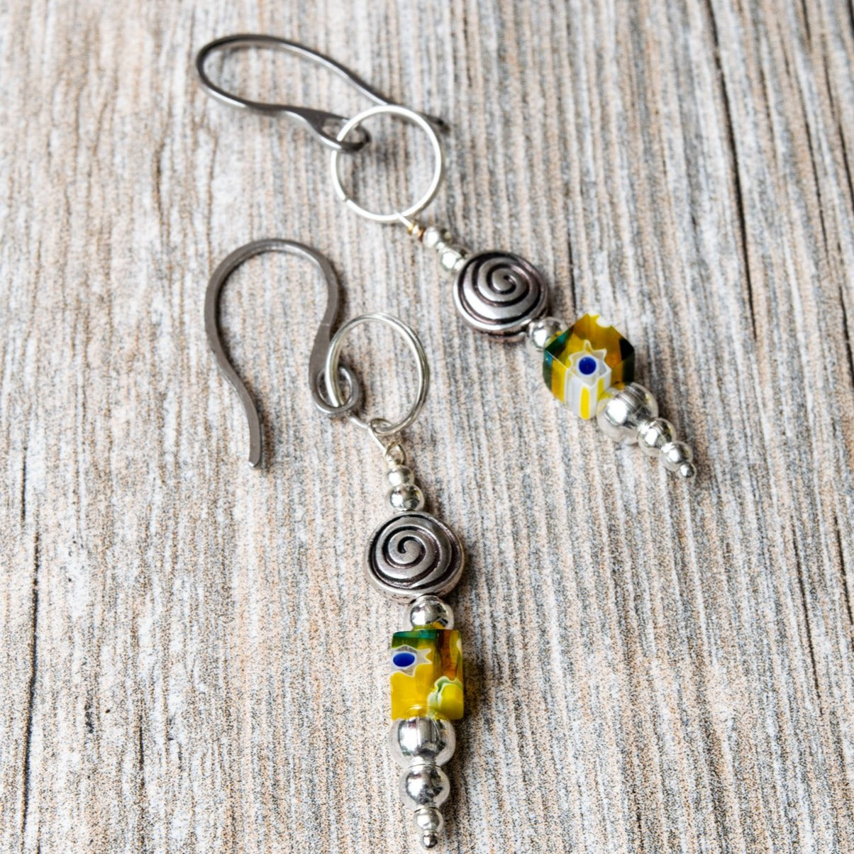 Zahra Colors, Silver Dangle Earrings with Silver Flowers