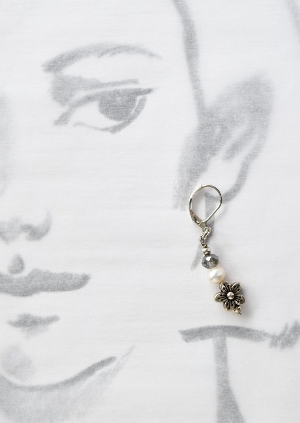 Basics, Little Flowers Dangle Earrings