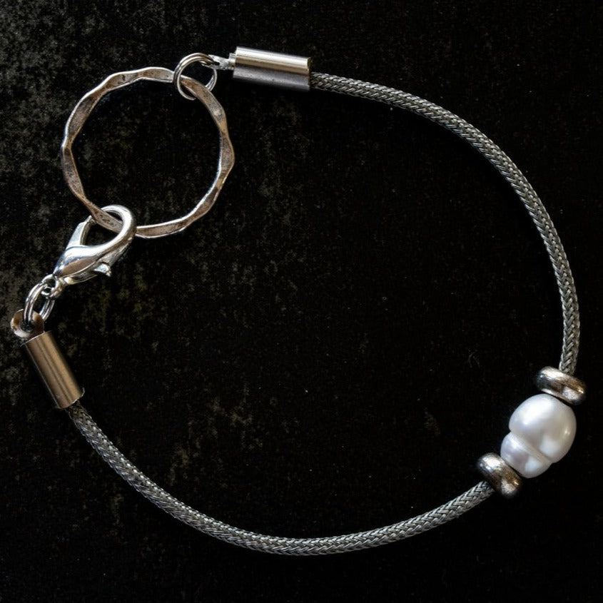 Dancing Pearls, Pearl Bracelet