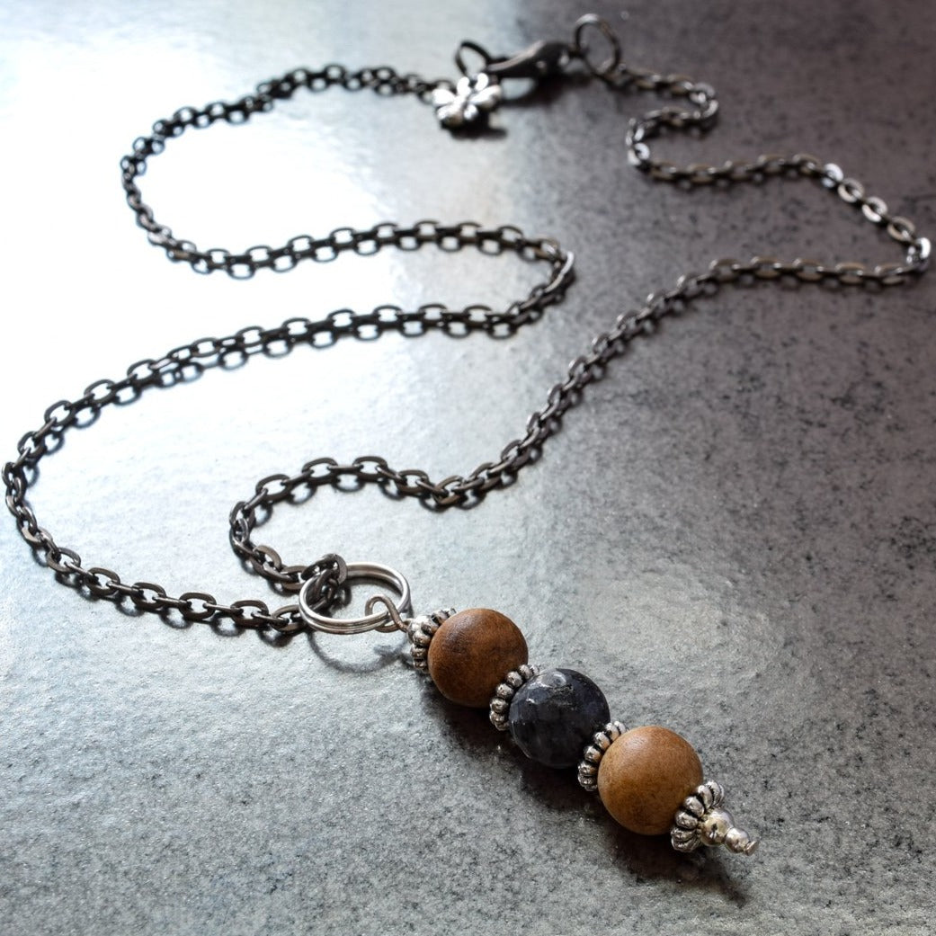 Expressions in Labradorite, 21-inch Sandalwood and Labradorite Pendent Necklace